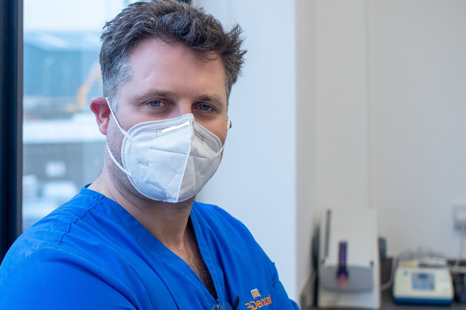 Pros and cons of laser teeth whitening